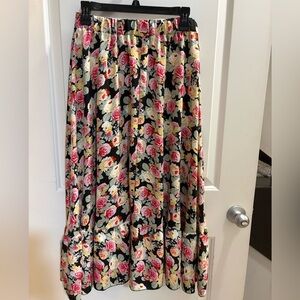 3/$15 SHEIN Black Floral Maxi Skirt